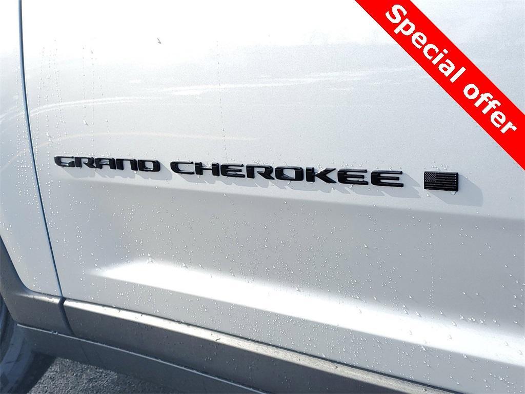 new 2025 Jeep Grand Cherokee L car, priced at $39,988