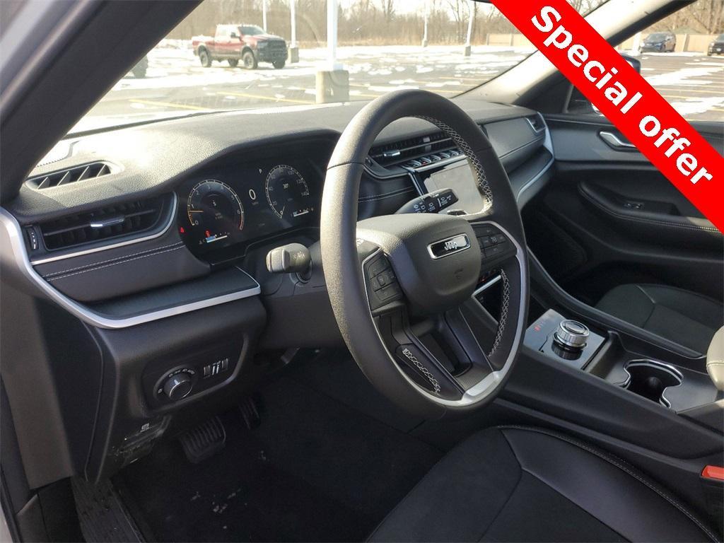 new 2025 Jeep Grand Cherokee L car, priced at $39,988