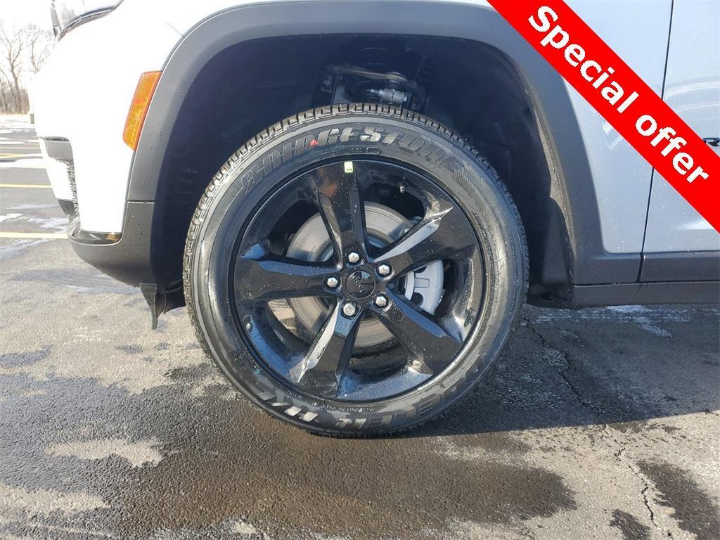 new 2025 Jeep Grand Cherokee L car, priced at $39,988