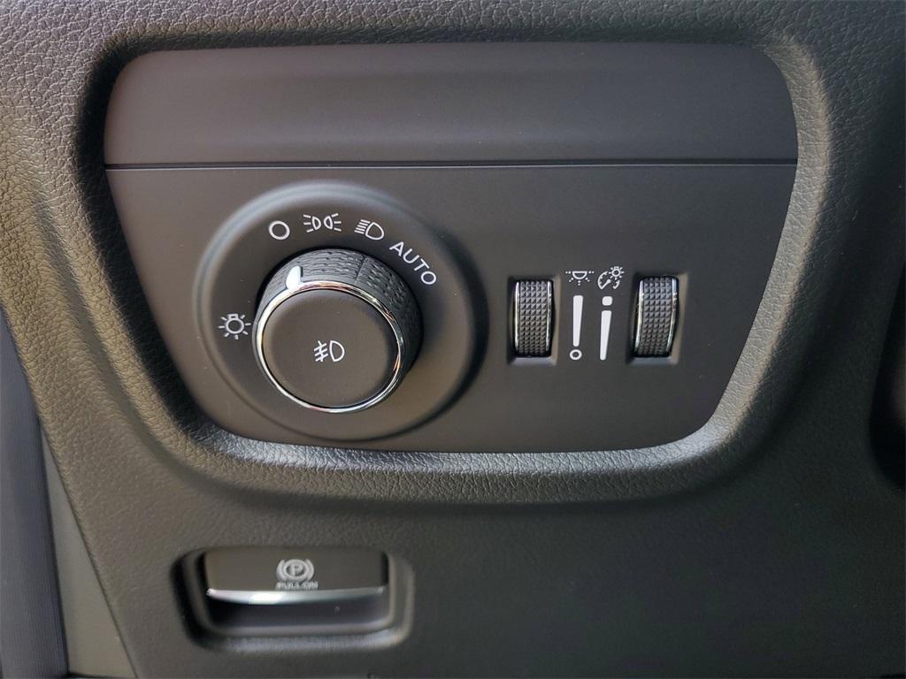 new 2025 Jeep Grand Cherokee car, priced at $51,387