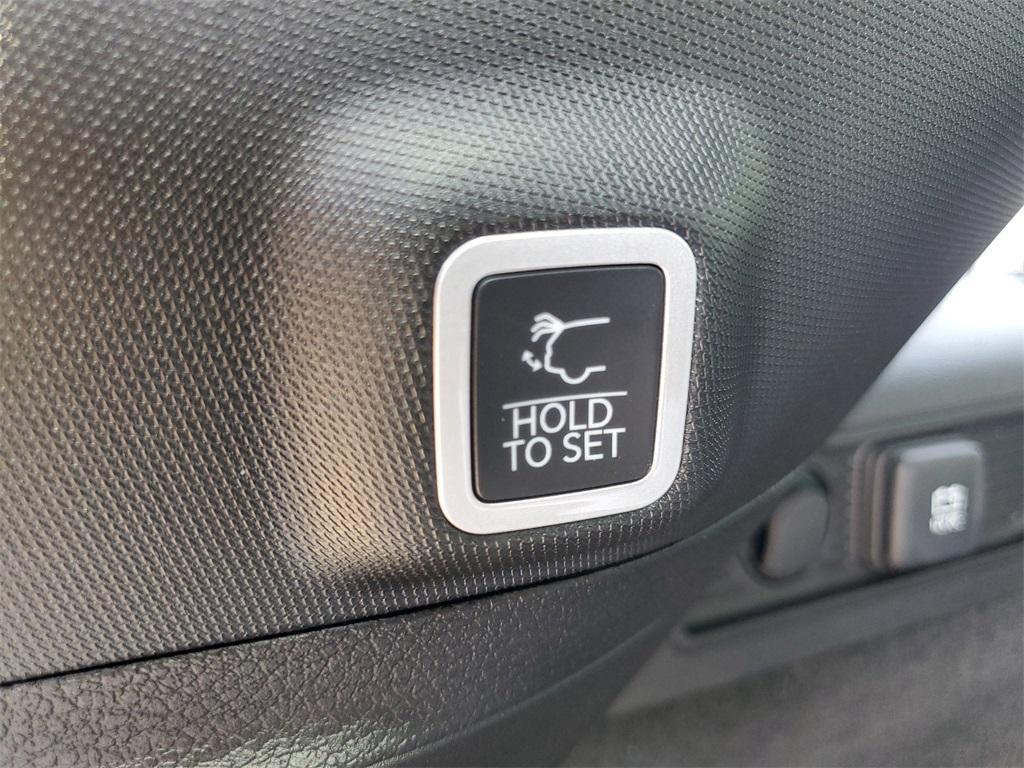 new 2025 Jeep Grand Cherokee car, priced at $51,387