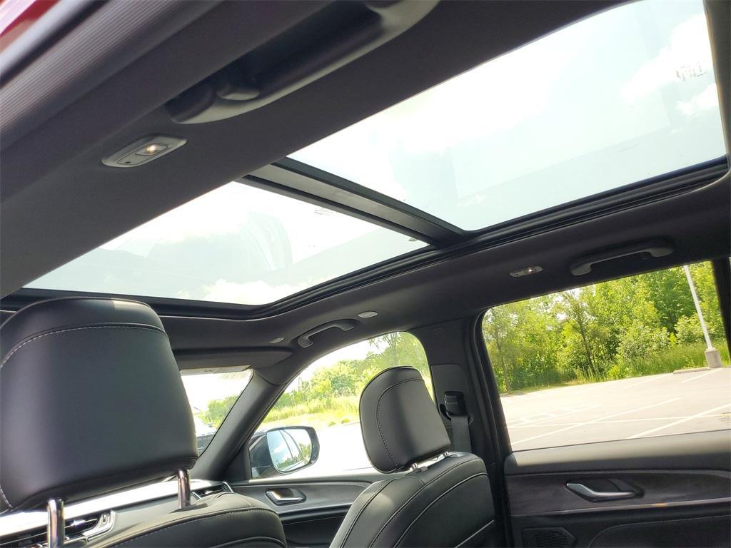 new 2025 Jeep Grand Cherokee car, priced at $51,387