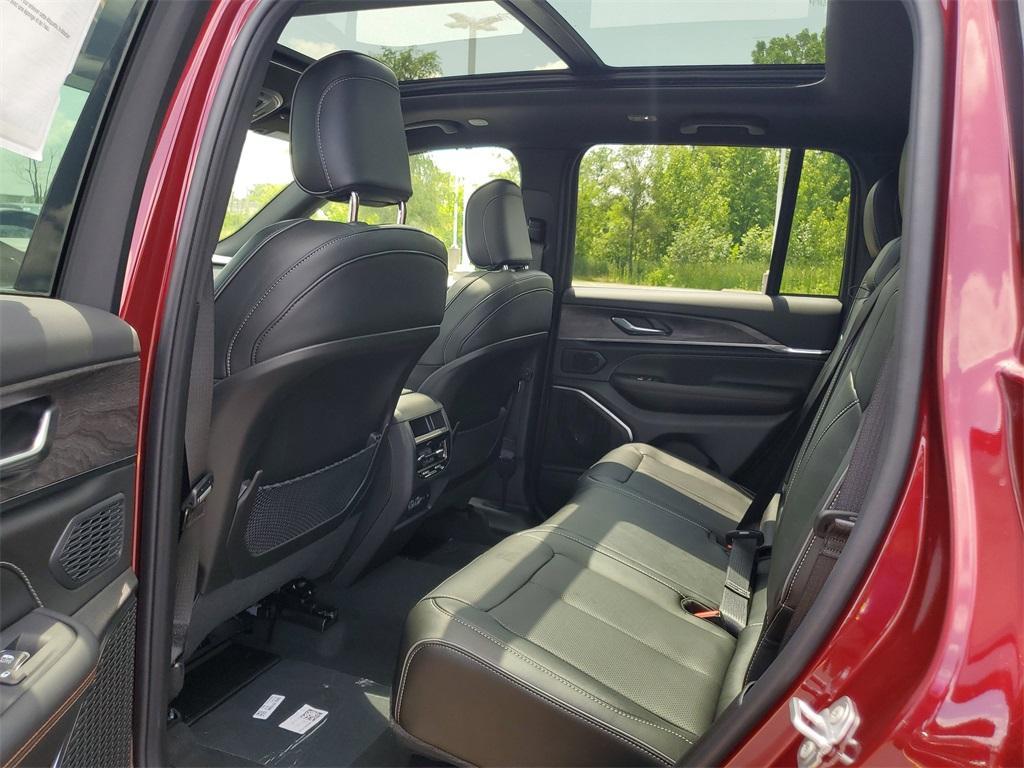 new 2025 Jeep Grand Cherokee car, priced at $51,387