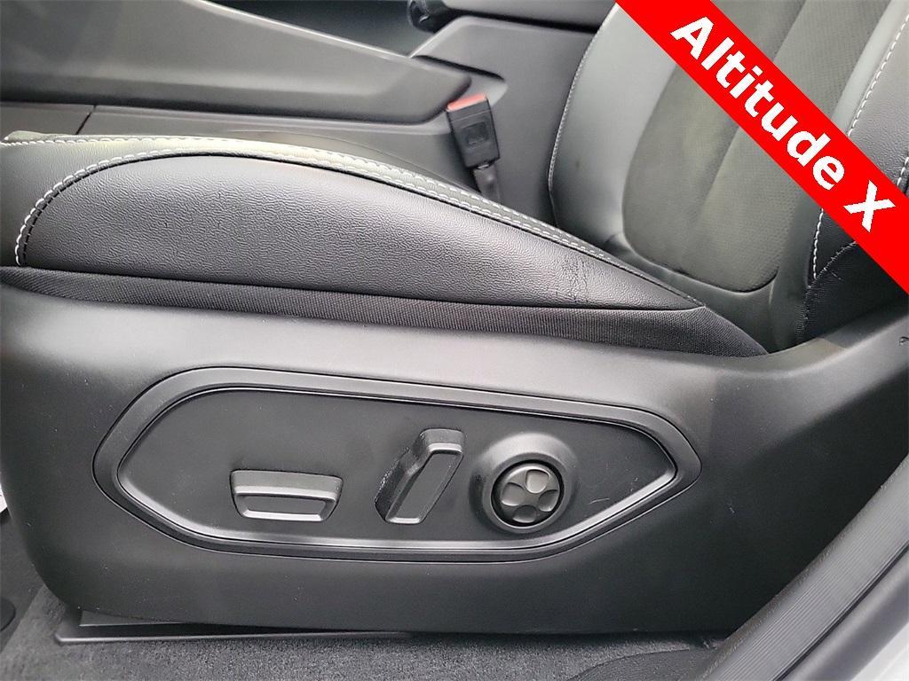 new 2025 Jeep Grand Cherokee car, priced at $38,099