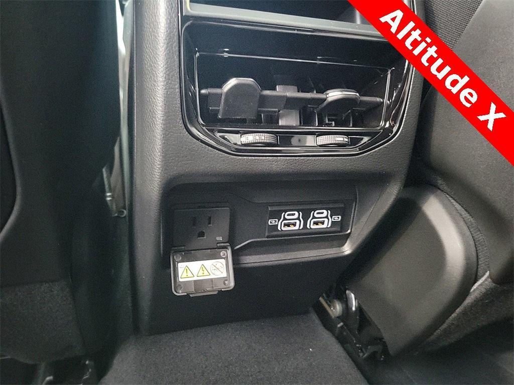 new 2025 Jeep Grand Cherokee car, priced at $38,099
