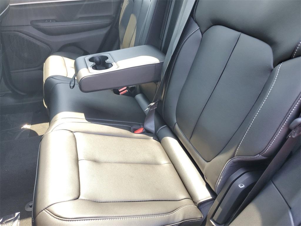 new 2025 Jeep Grand Cherokee car, priced at $48,986