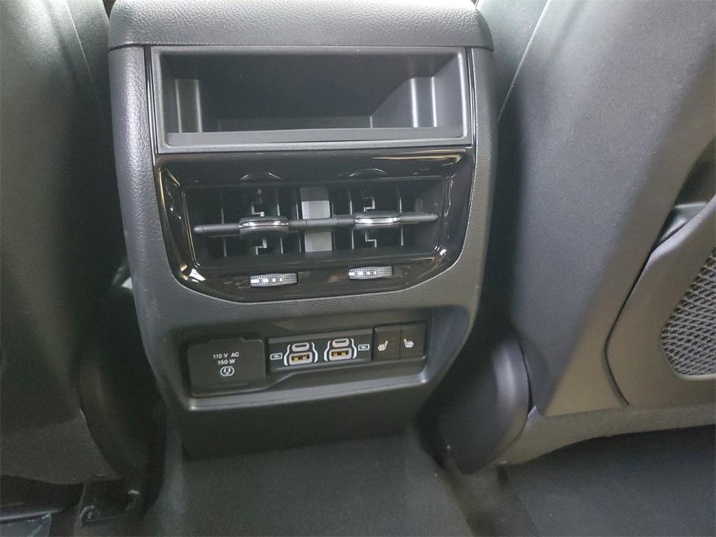 new 2025 Jeep Grand Cherokee car, priced at $48,986