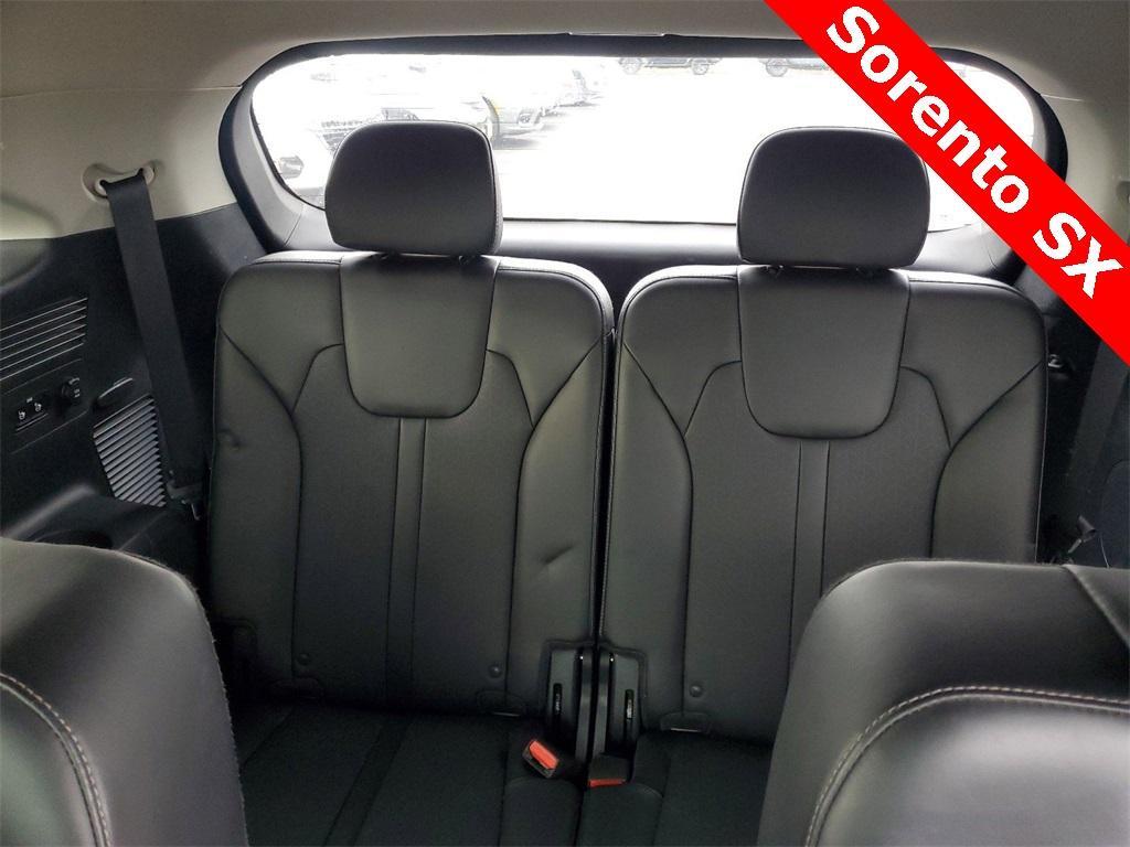 used 2021 Kia Sorento car, priced at $24,977