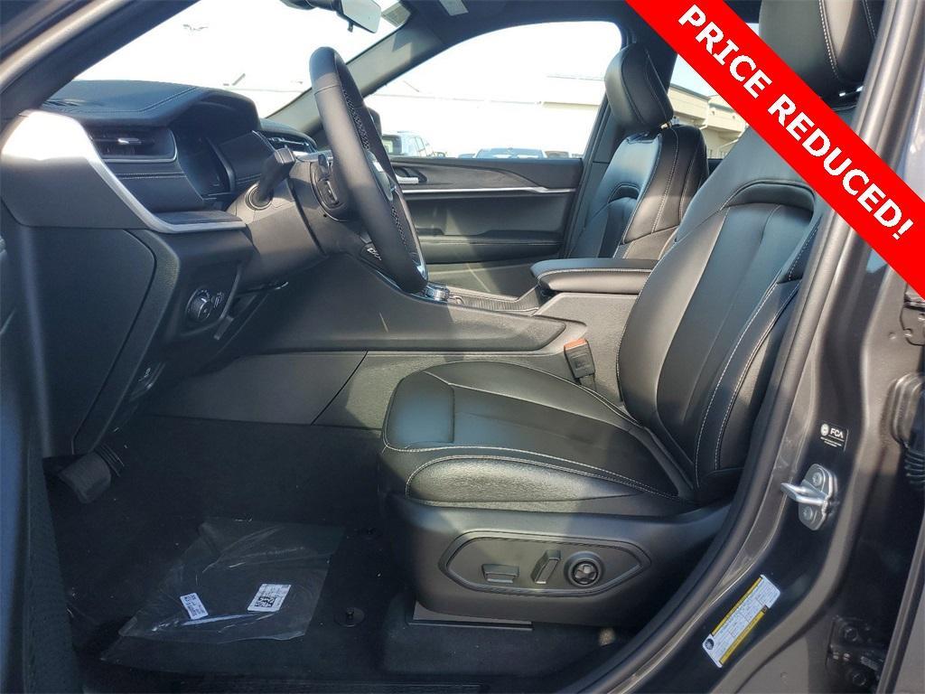 new 2025 Jeep Grand Cherokee car, priced at $41,941