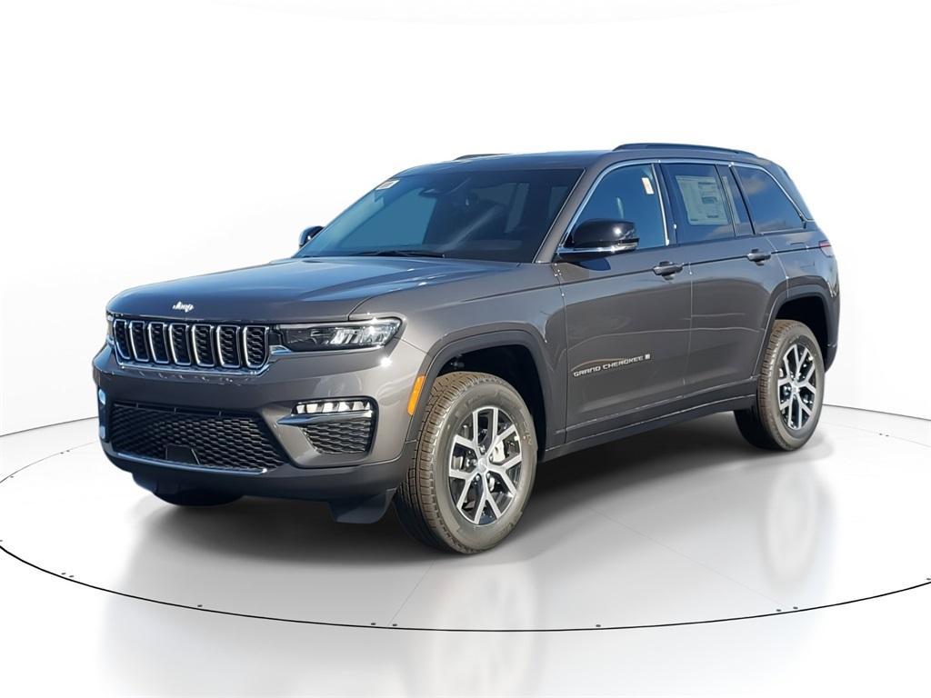 new 2025 Jeep Grand Cherokee car, priced at $45,230