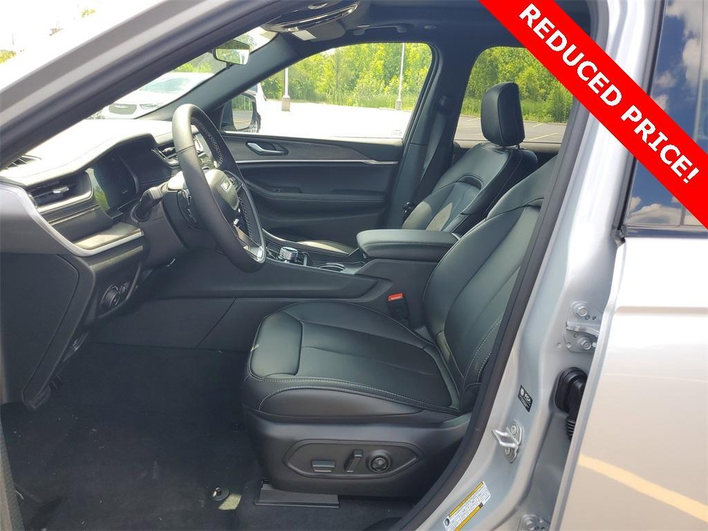 new 2025 Jeep Grand Cherokee car, priced at $44,488