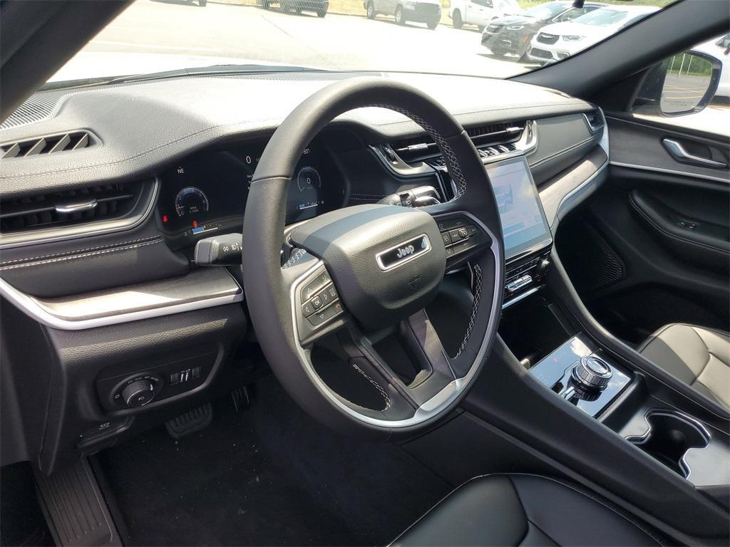 new 2025 Jeep Grand Cherokee car
