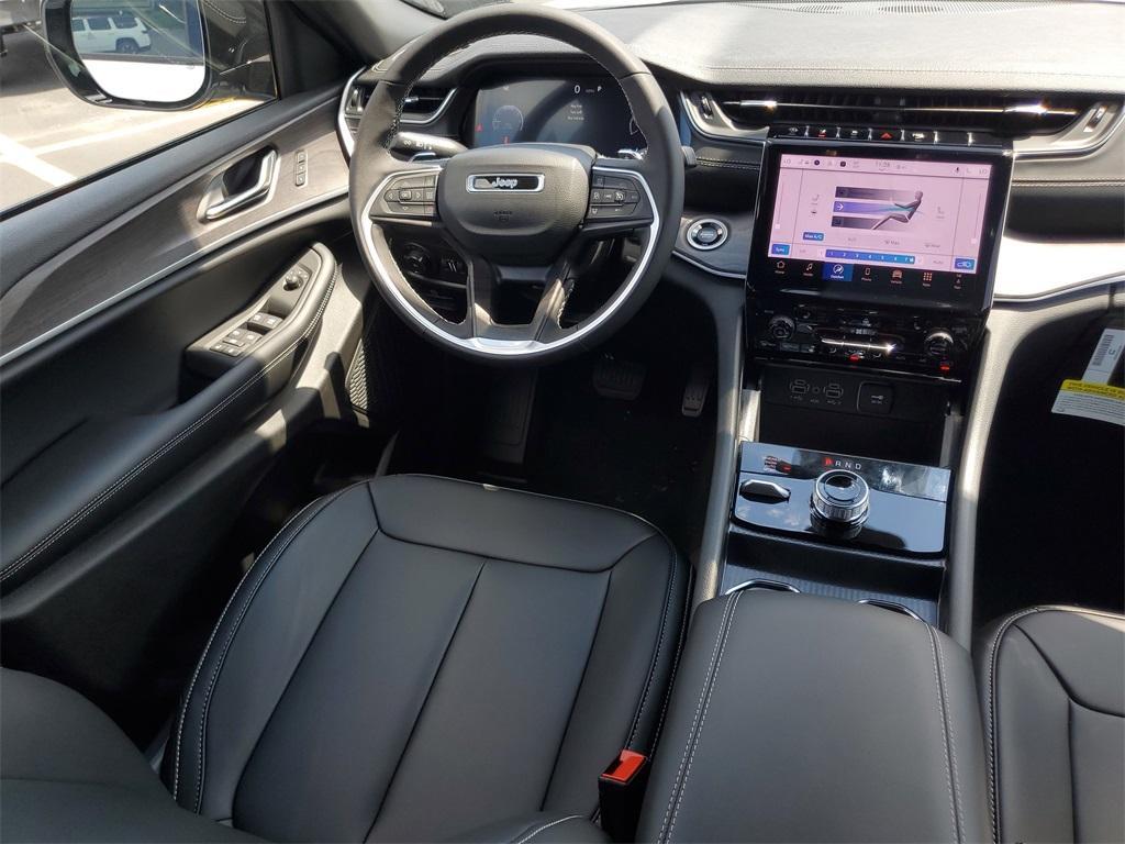 new 2025 Jeep Grand Cherokee car