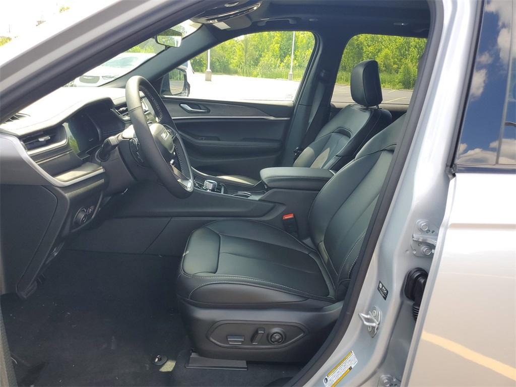 new 2025 Jeep Grand Cherokee car