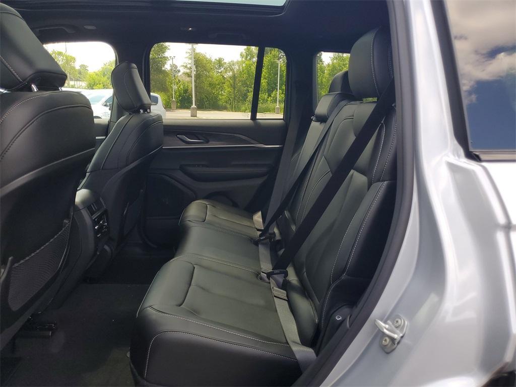 new 2025 Jeep Grand Cherokee car