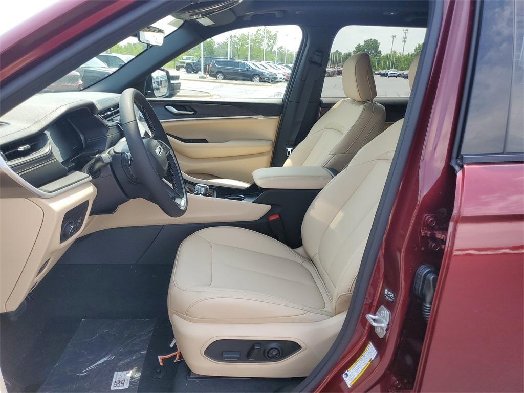 new 2025 Jeep Grand Cherokee car, priced at $39,531