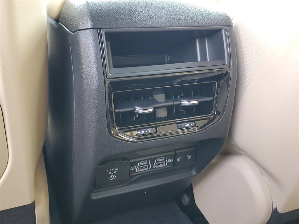 new 2025 Jeep Grand Cherokee car, priced at $39,531