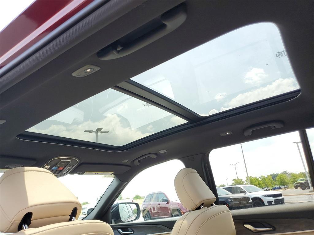 new 2025 Jeep Grand Cherokee car, priced at $39,531
