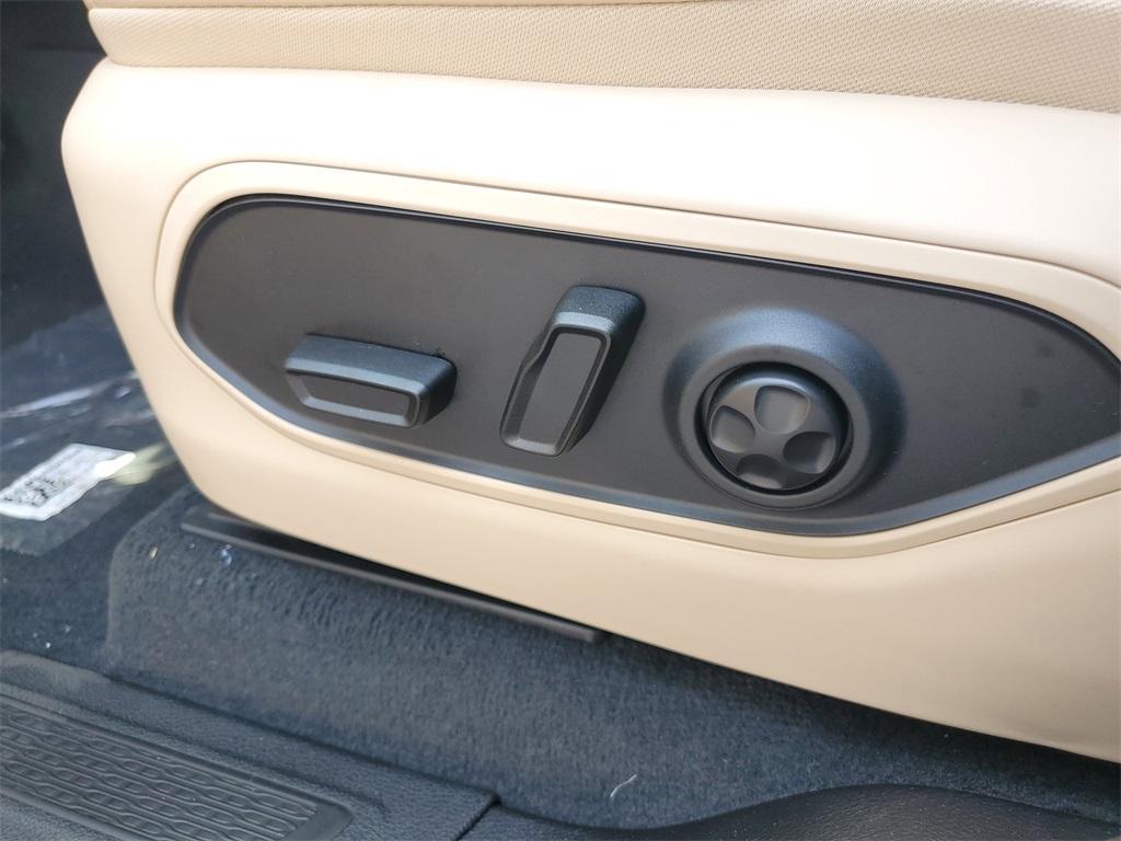 new 2025 Jeep Grand Cherokee car, priced at $39,531