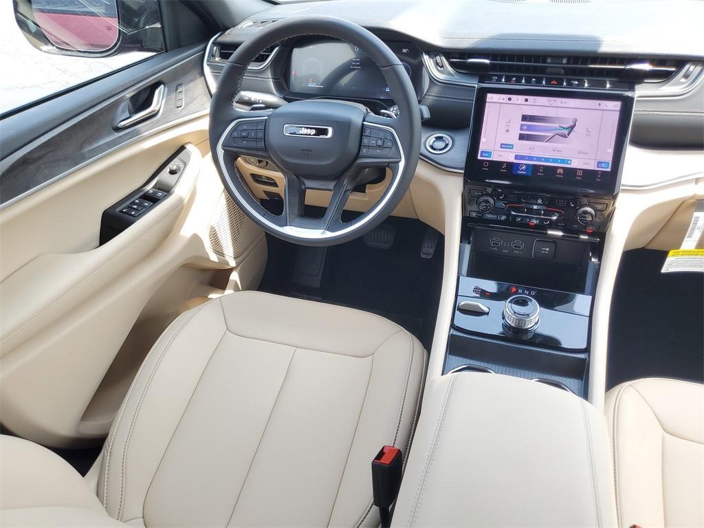 new 2025 Jeep Grand Cherokee car, priced at $39,531