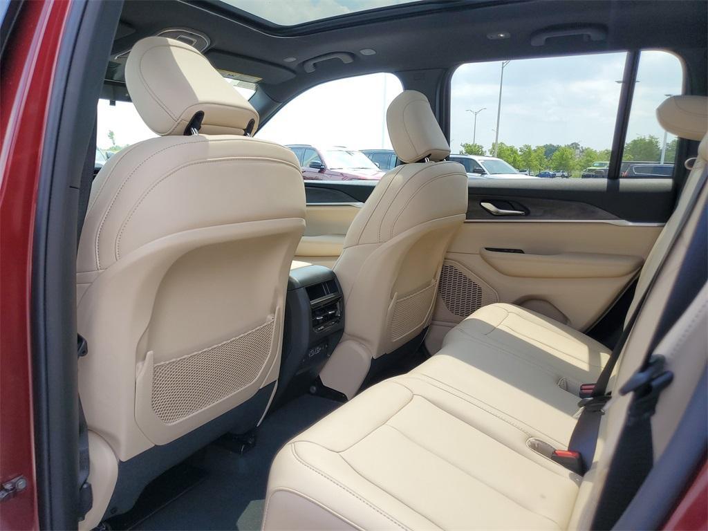 new 2025 Jeep Grand Cherokee car, priced at $39,531