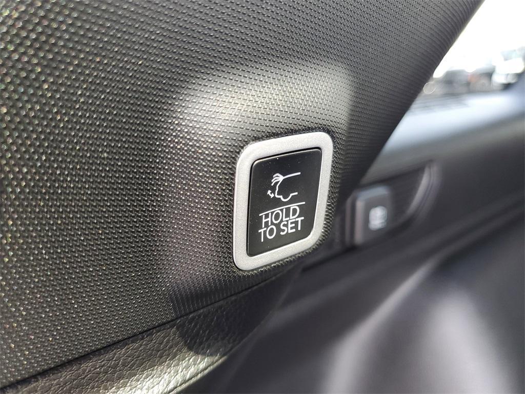 new 2025 Jeep Grand Cherokee car, priced at $39,531