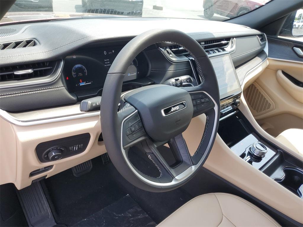 new 2025 Jeep Grand Cherokee car, priced at $39,531