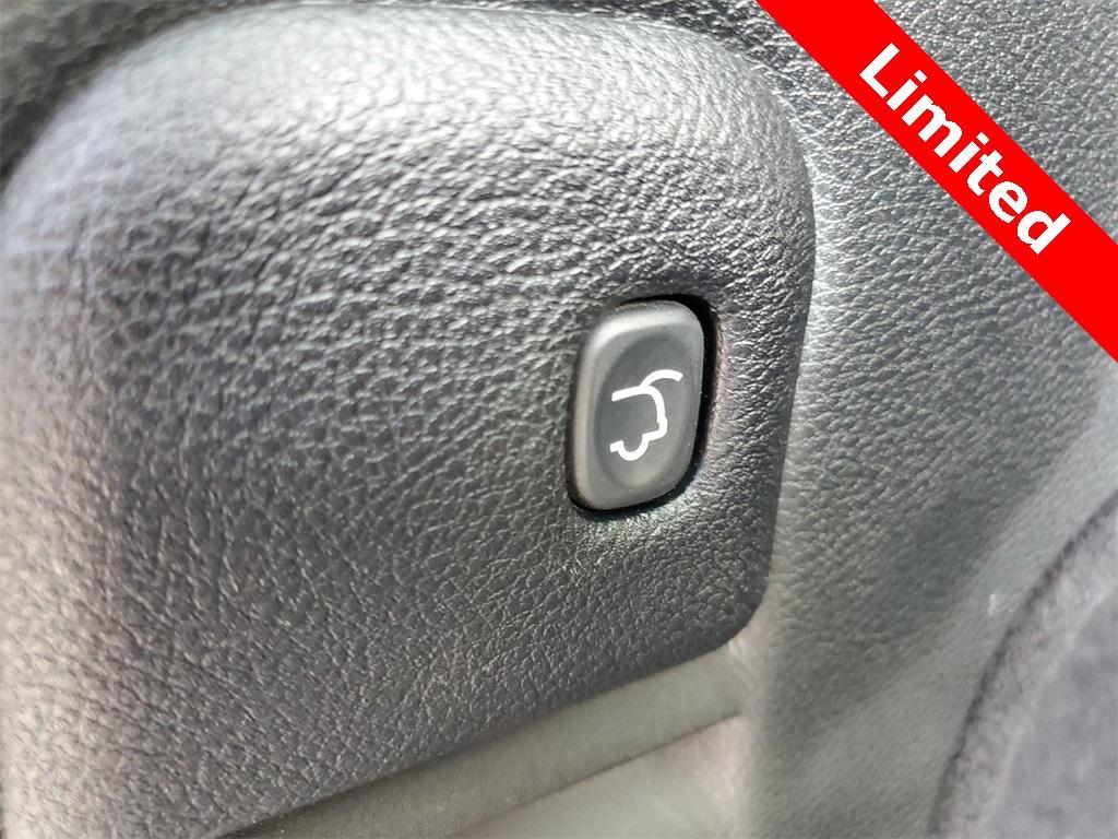 used 2015 Jeep Grand Cherokee car, priced at $12,977