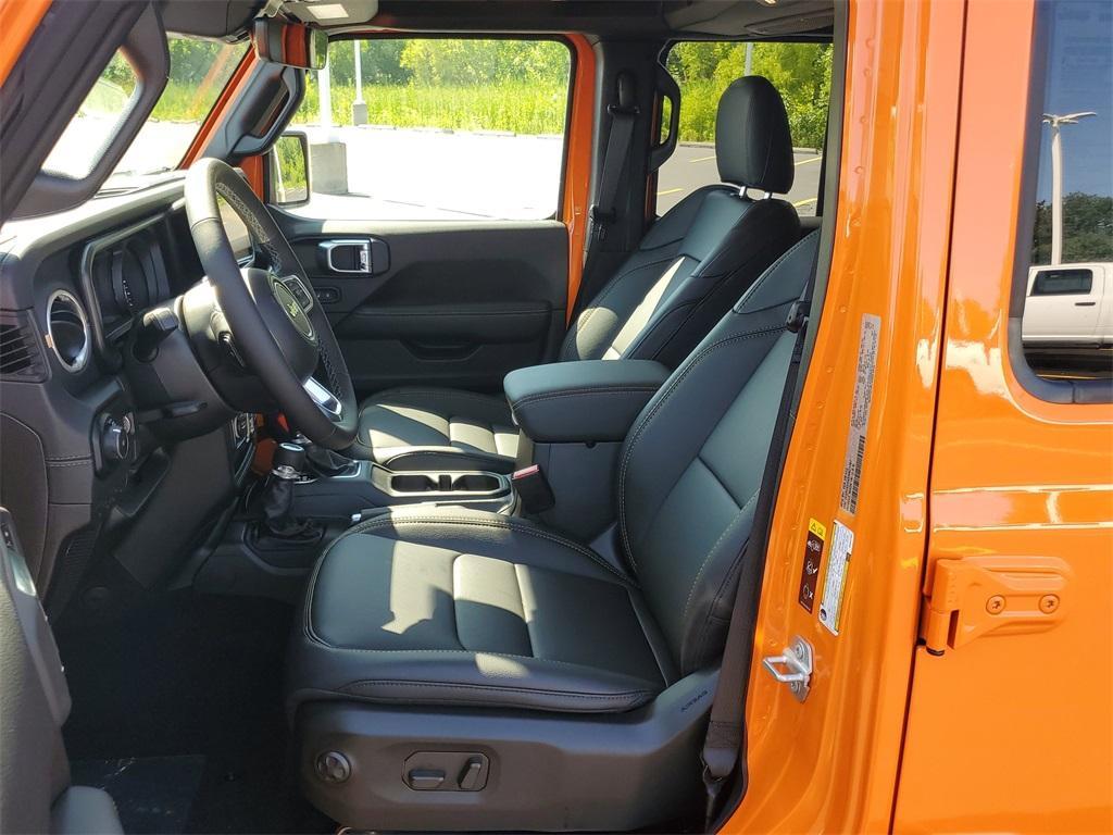 new 2025 Jeep Wrangler car, priced at $51,694