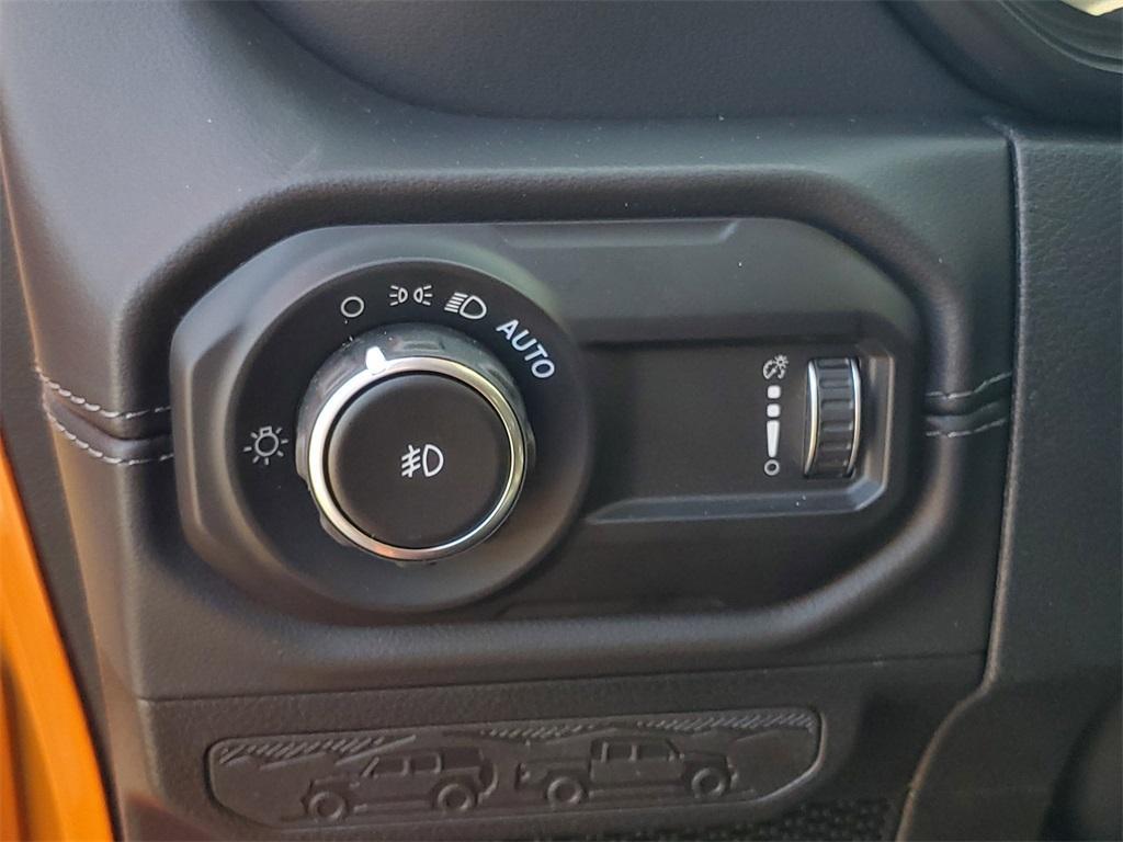 new 2025 Jeep Wrangler car, priced at $51,694