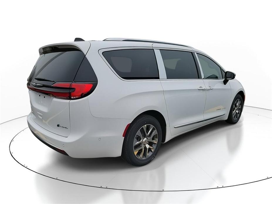 new 2025 Chrysler Pacifica Hybrid car, priced at $46,480