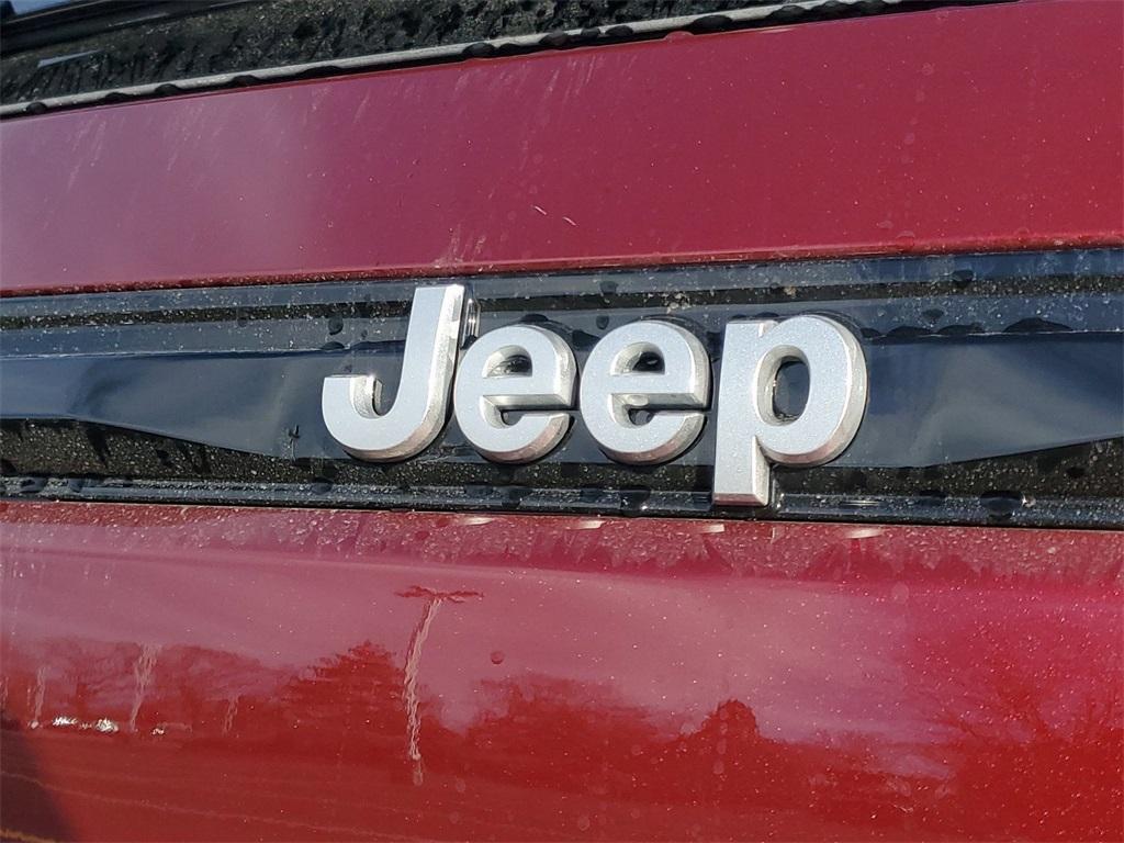 new 2025 Jeep Grand Cherokee car, priced at $43,290