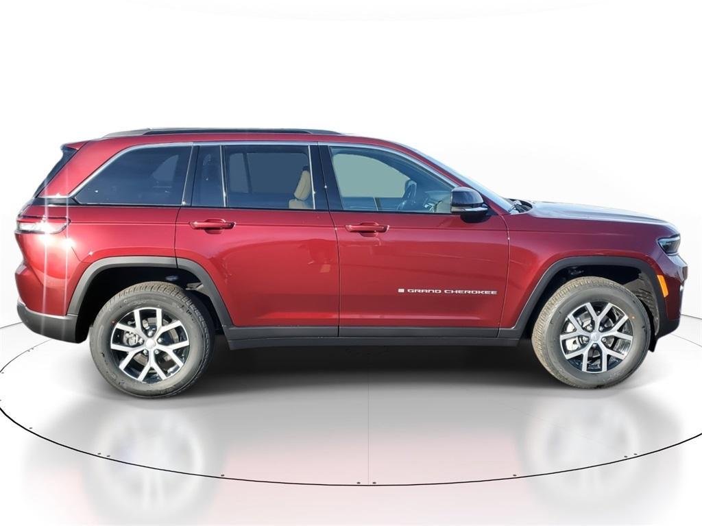 new 2025 Jeep Grand Cherokee car, priced at $43,290