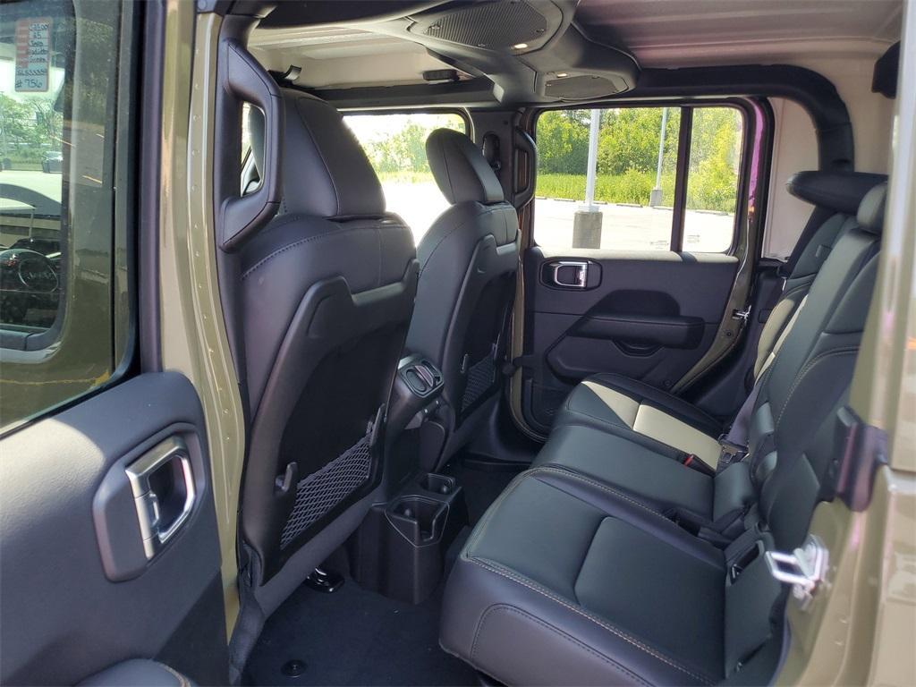 new 2025 Jeep Gladiator car, priced at $44,214