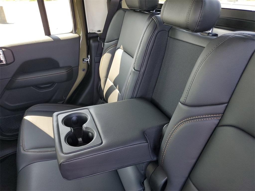 new 2025 Jeep Gladiator car, priced at $44,214