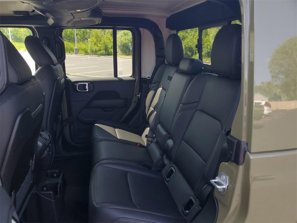 new 2025 Jeep Gladiator car, priced at $44,214