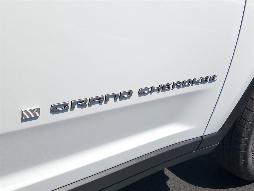 new 2025 Jeep Grand Cherokee car, priced at $38,530