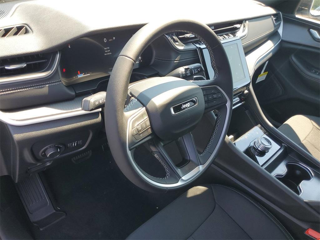 new 2025 Jeep Grand Cherokee car, priced at $38,530
