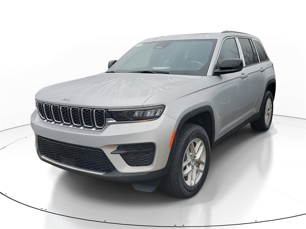 new 2025 Jeep Grand Cherokee car, priced at $38,970