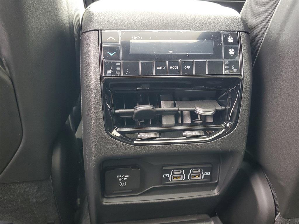 new 2025 Jeep Grand Cherokee L car, priced at $46,951