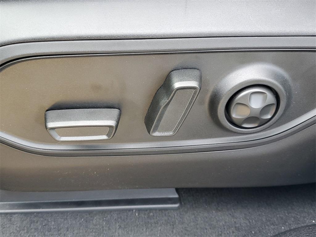 new 2025 Jeep Grand Cherokee L car, priced at $46,951