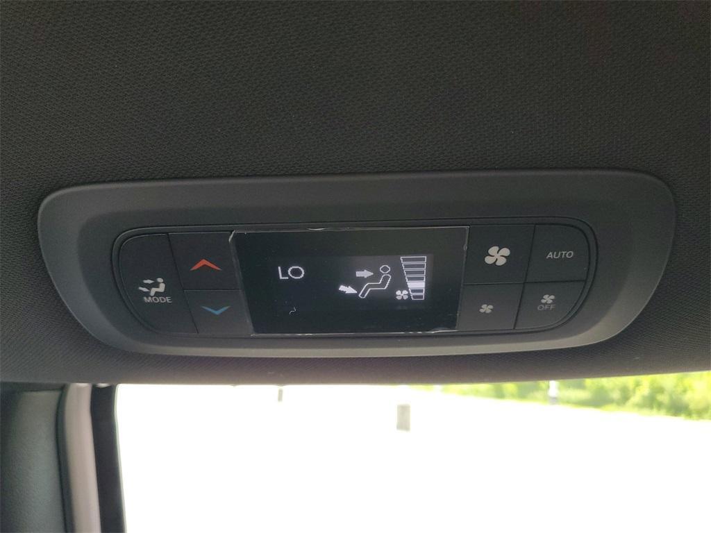 new 2025 Chrysler Pacifica car, priced at $45,225