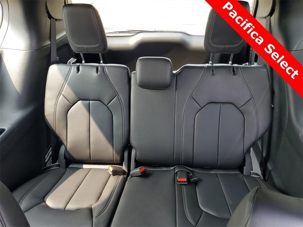new 2025 Chrysler Pacifica car, priced at $39,716