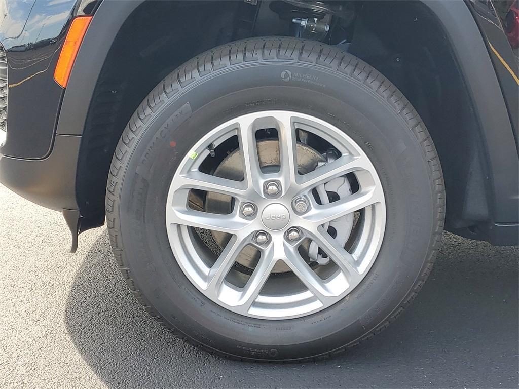 new 2025 Jeep Grand Cherokee car, priced at $37,943