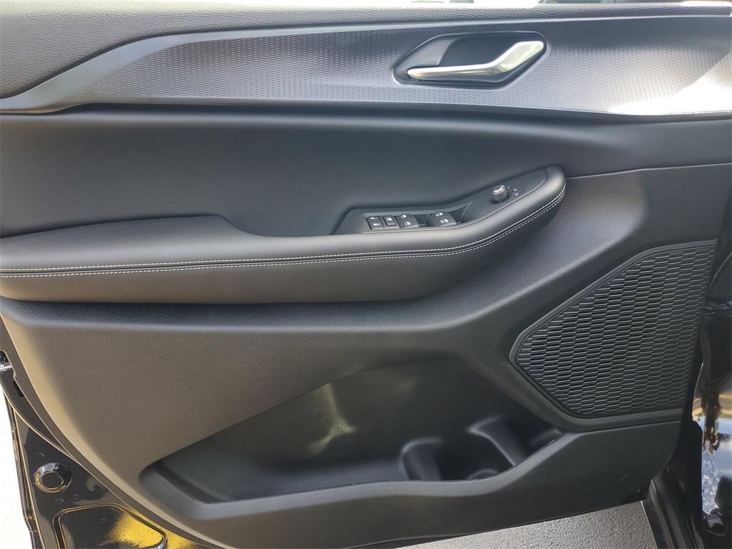 new 2025 Jeep Grand Cherokee car, priced at $37,943