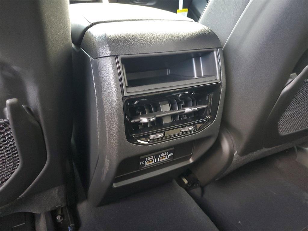 new 2025 Jeep Grand Cherokee car, priced at $37,943