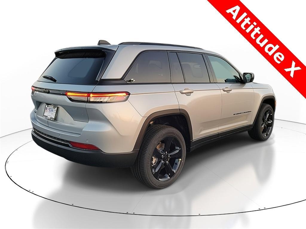 new 2025 Jeep Grand Cherokee car, priced at $40,599