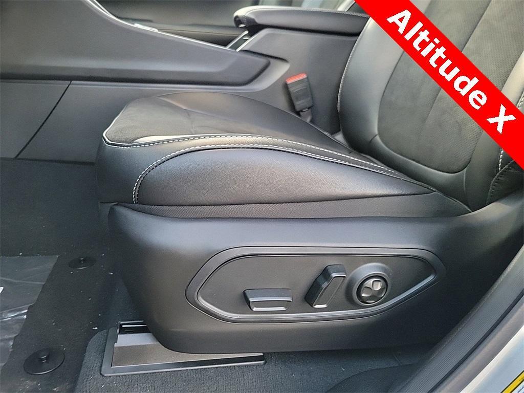 new 2025 Jeep Grand Cherokee car, priced at $40,599