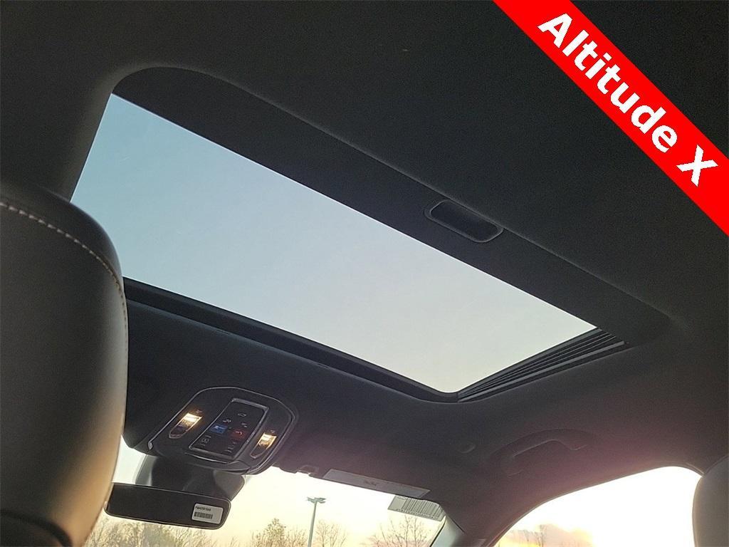 new 2025 Jeep Grand Cherokee car, priced at $40,599
