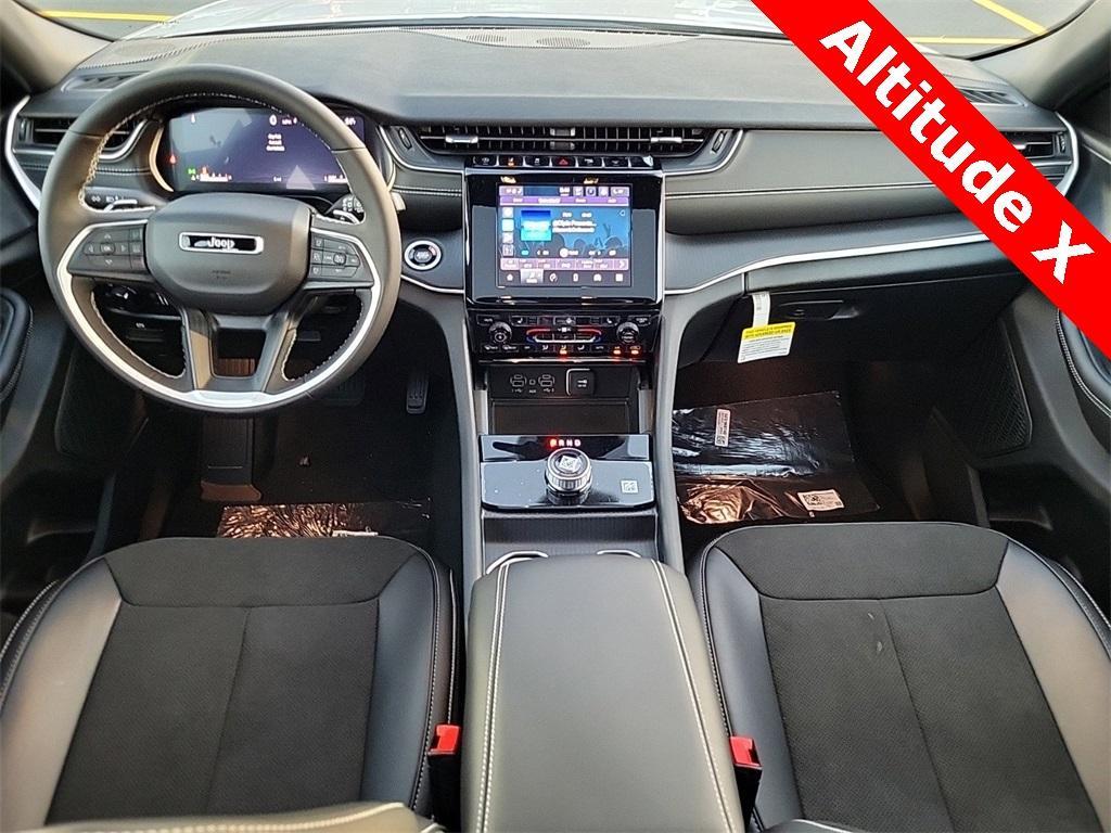 new 2025 Jeep Grand Cherokee car, priced at $40,599